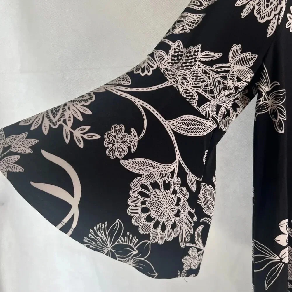 Kasper Black & White Floral Scoop Neck 3/4 Bell Sleeve Blouse Sz MD - Picture 3 of 7